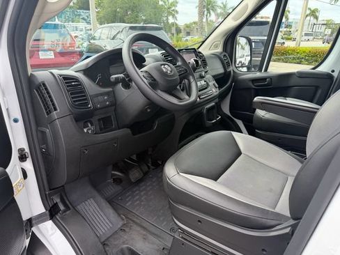 Used 2025 RAM ProMaster 2500 w/ Convenience Group FWD image 11