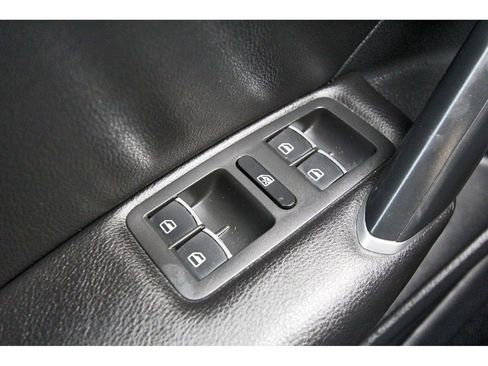 Used 2022 Volkswagen Passat 2.0T SE image 22