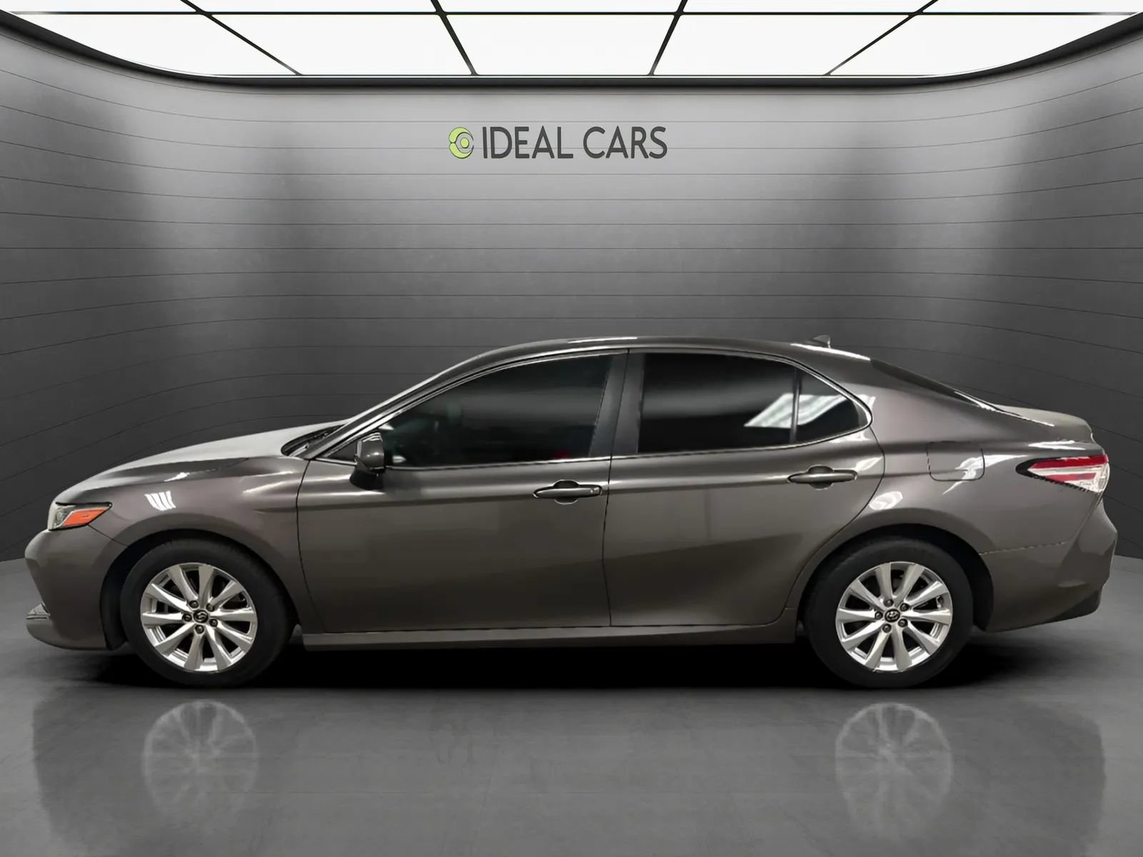 Used 2019 Toyota Camry LE FWD image 8