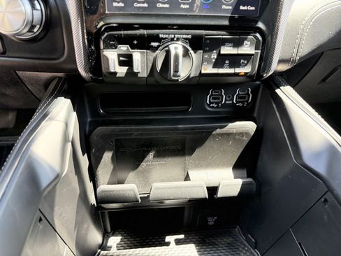 Used 2021 RAM 1500 Limited AWD/4WD image 29