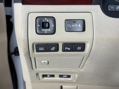 Used 2012 Lexus LS 460 w/ Comfort Pkg image 17