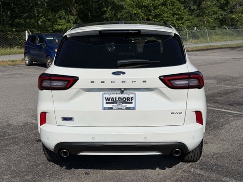 Used 2024 Ford Escape ST-Line w/ Tech Pack #1 AWD/4WD image 3