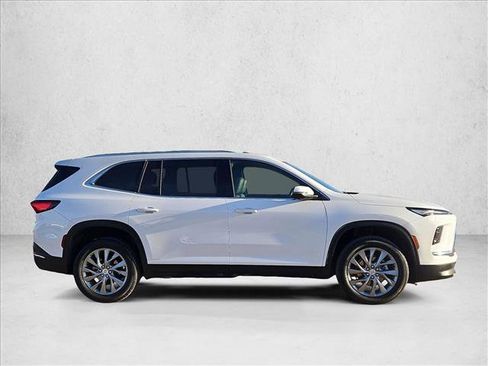 Used 2025 Buick Enclave Preferred image 4