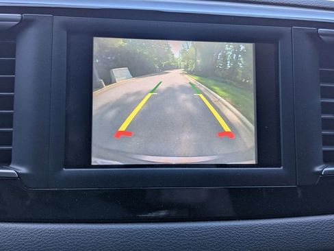 Used 2018 Chrysler Pacifica Touring Plus w/ S Appearance Package FWD image 23