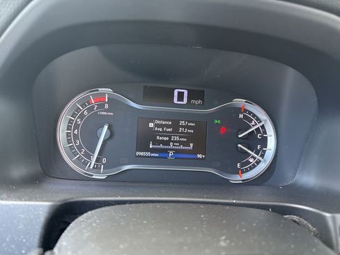Used 2016 Honda Pilot Touring image 2