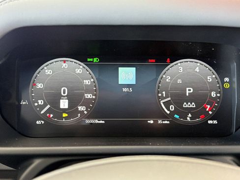 New 2026 Land Rover Defender 110 X-Dynamic SE image 19