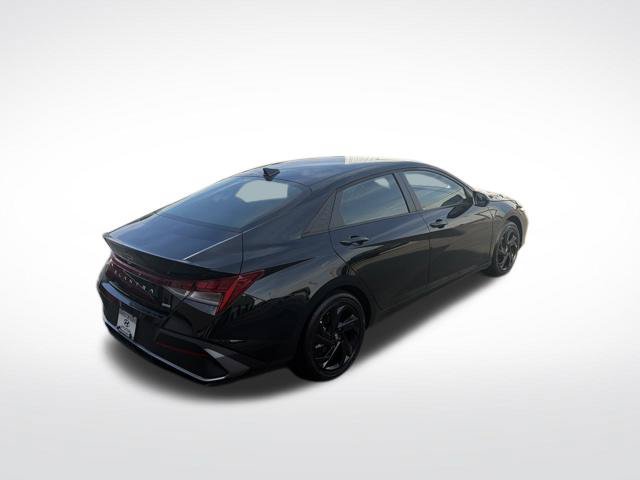 Used 2026 Hyundai Elantra SEL FWD image 3