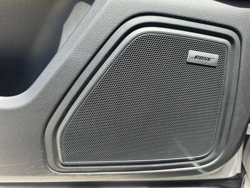 Certified 2023 Porsche Macan AWD/4WD image 19