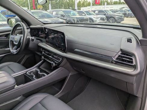 Used 2025 Chevrolet Traverse LT AWD/4WD image 35