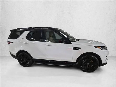 New 2025 Land Rover Discovery Dynamic SE AWD/4WD image 4