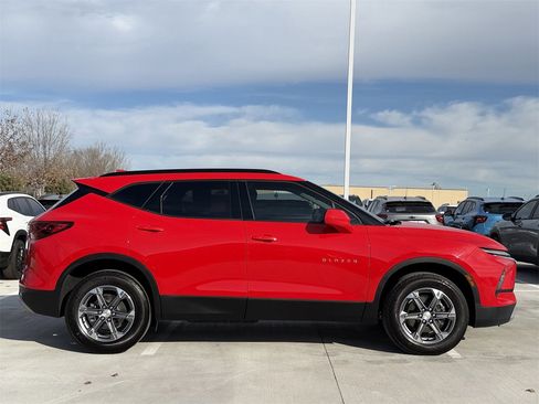 Certified 2023 Chevrolet Blazer LT w/ Convenience Package image 3
