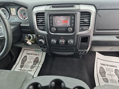 Used 2021 RAM 1500 Classic SLT AWD/4WD image 39