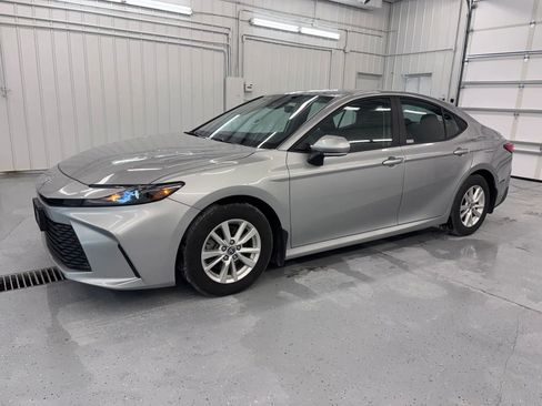 Used 2025 Toyota Camry LE FWD image 10
