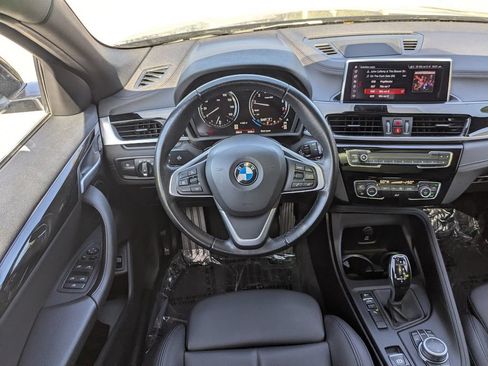 Used 2022 BMW X2 sDrive28i w/ Convenience Package FWD image 3