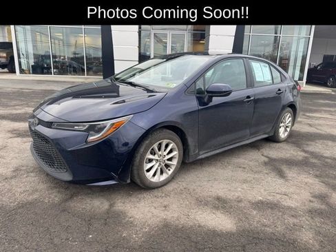 Used 2022 Toyota Corolla LE image 1