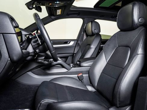 Certified 2024 Porsche Cayenne image 5