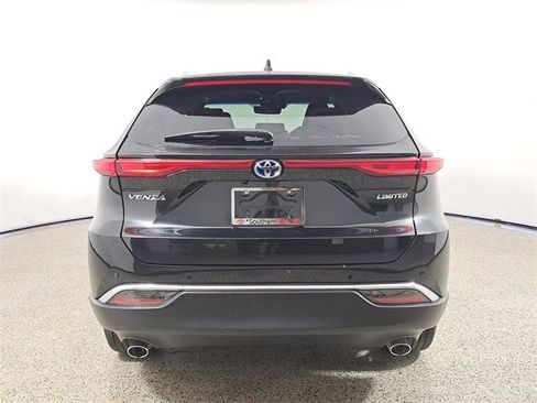 Used 2023 Toyota Venza Limited image 6
