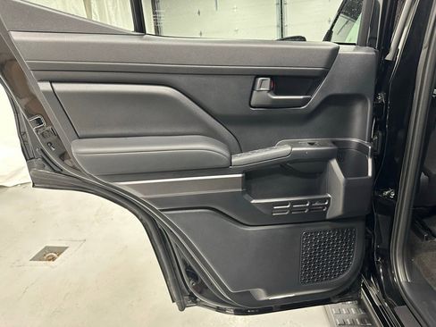 Used 2025 Toyota 4Runner SR5 image 40