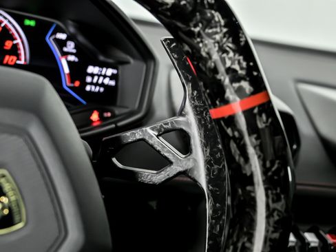 Used 2021 Lamborghini Huracan EVO image 33