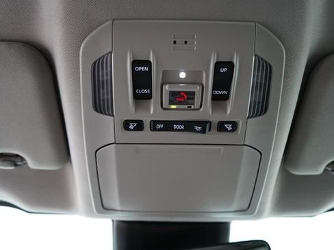 Used 2023 Toyota Highlander XLE image 60