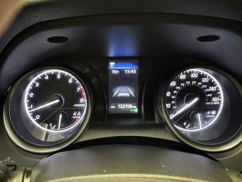 Used 2021 Toyota Camry SE w/ Convenience Package image 25