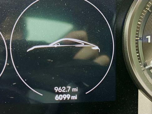 Used 2024 Porsche 911 Carrera image 16