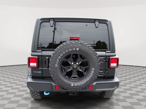 Used 2023 Jeep Wrangler Unlimited w/ Cold Weather Group AWD/4WD image 6