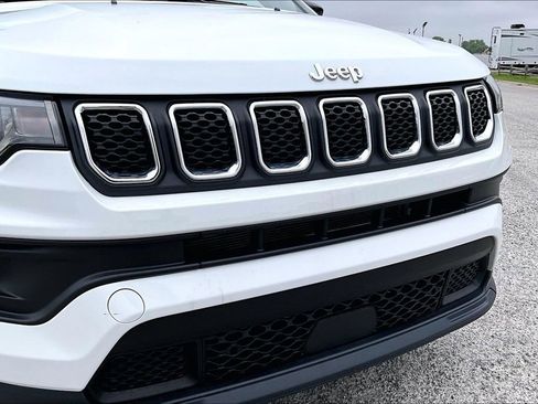 Used 2024 Jeep Compass Latitude AWD/4WD image 28