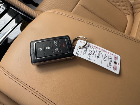 Used 2023 Jeep Grand Cherokee L Summit image 28