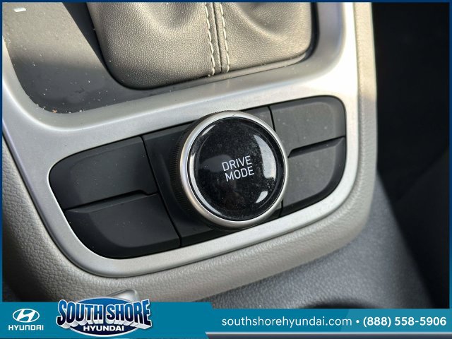 Certified 2024 Hyundai Venue SEL FWD image 33