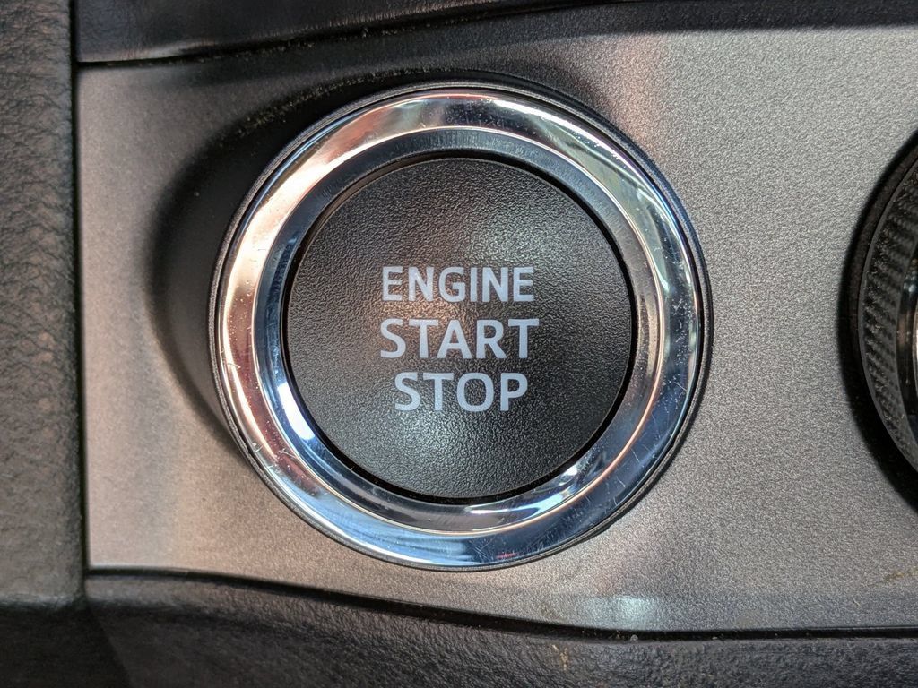 Used 2020 Toyota Tacoma TRD Sport w/ TRD Premium Sport Package AWD/4WD image 29