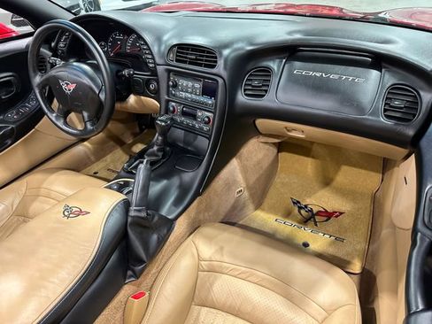 Used 2004 Chevrolet Corvette Convertible w/ Preferred Equipment Group RWD image 27