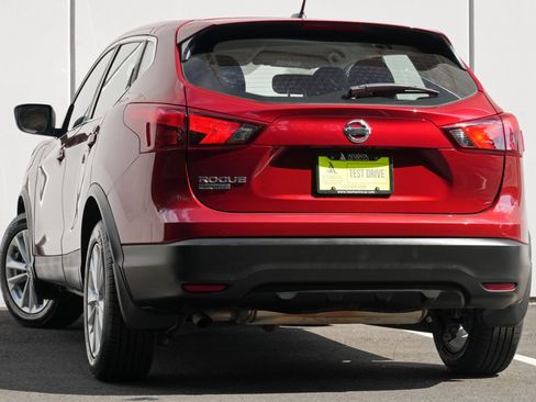 Used 2019 Nissan Rogue Sport S w/ Appearance Package FWD image 5