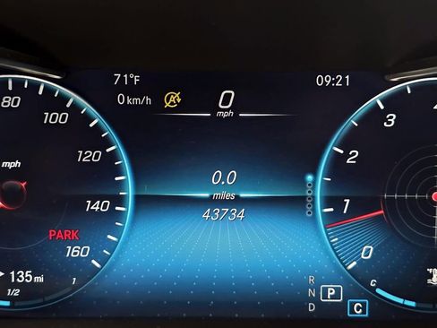 Used 2022 Mercedes-Benz GLC 300 4MATIC w/ Premium Package Lite image 14