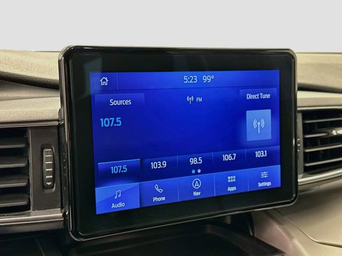 Used 2021 Ford Explorer XLT w/ Equipment Group 202A AWD/4WD image 21