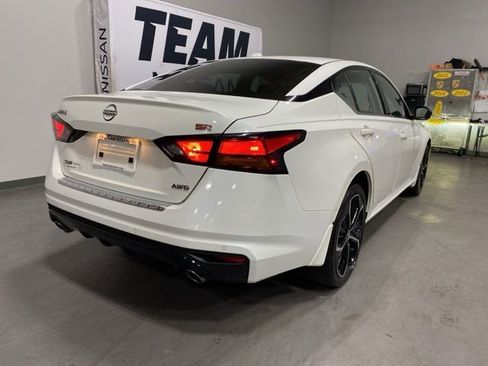 Certified 2023 Nissan Altima 2.5 SR w/ SR Premium Package image 7