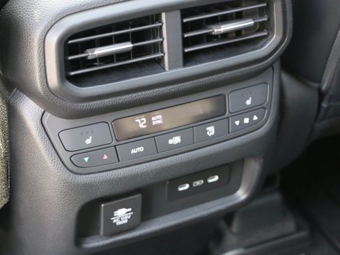 Used 2025 Honda Pilot Black Edition image 35