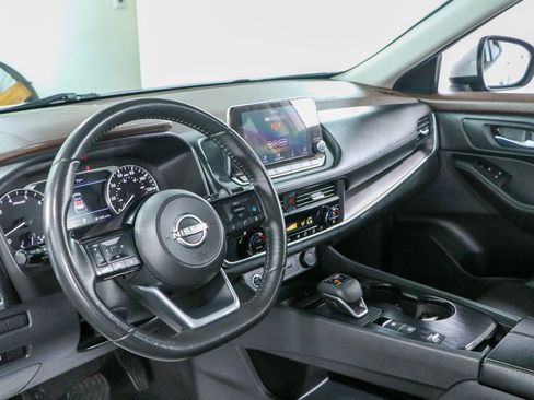 Used 2023 Nissan Rogue SV w/ SV Premium B Package FWD image 23