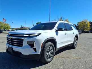 Used 2024 Chevrolet Traverse LT video 3