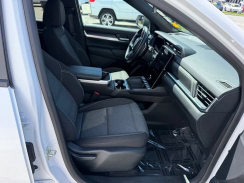 Used 2025 GMC Terrain Elevation AWD/4WD image 21