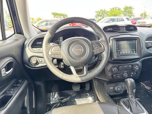 Certified 2020 Jeep Renegade Limited w/ Safety and Security Group AWD/4WD image 16