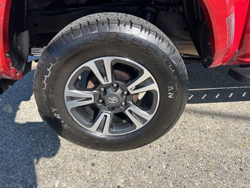 Used 2019 Toyota Tacoma SR5 image 22