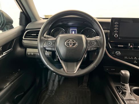 Used 2022 Toyota Camry SE FWD image 13