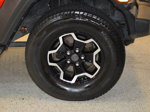 Used 2021 Jeep Wrangler Sport AWD/4WD image 9