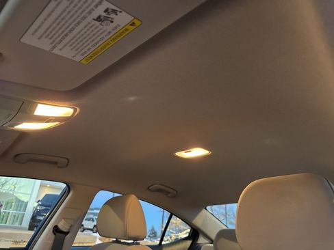 Used 2018 Hyundai Elantra SE image 22