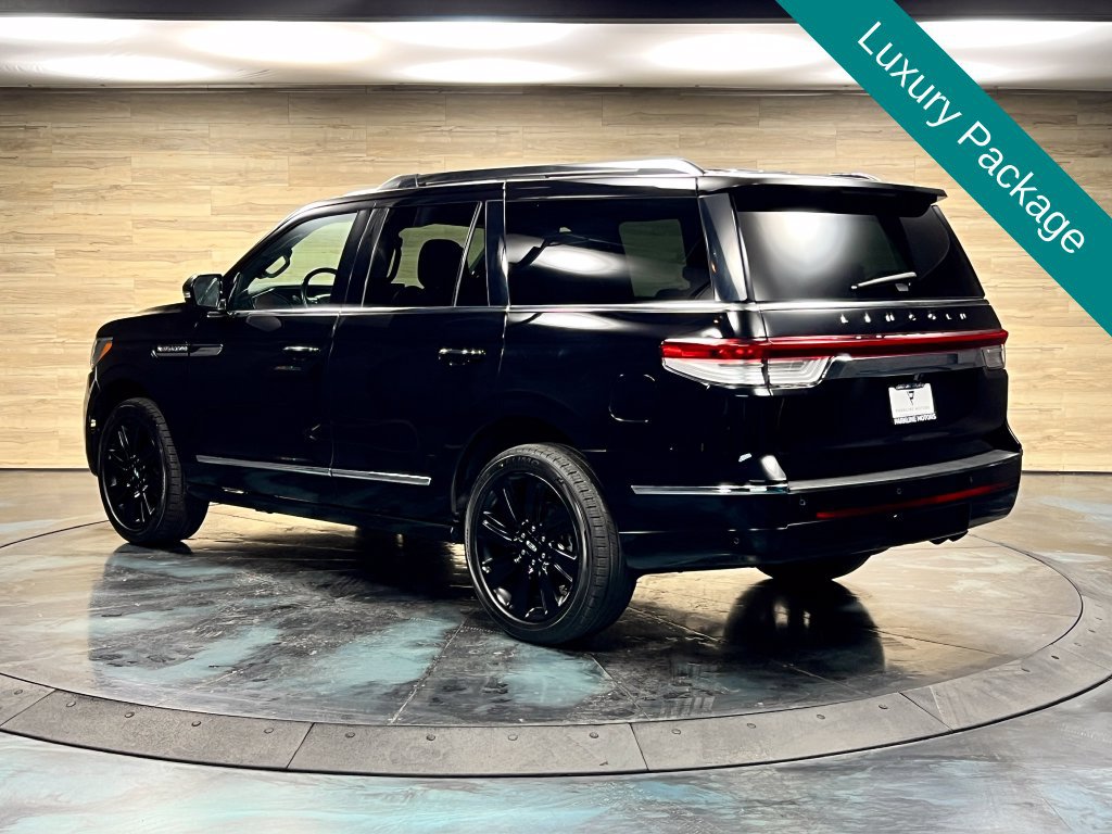 Used 2022 Lincoln Navigator Reserve AWD/4WD image 7