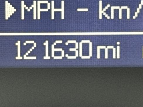 Used 2013 Chrysler Town & Country Touring image 22