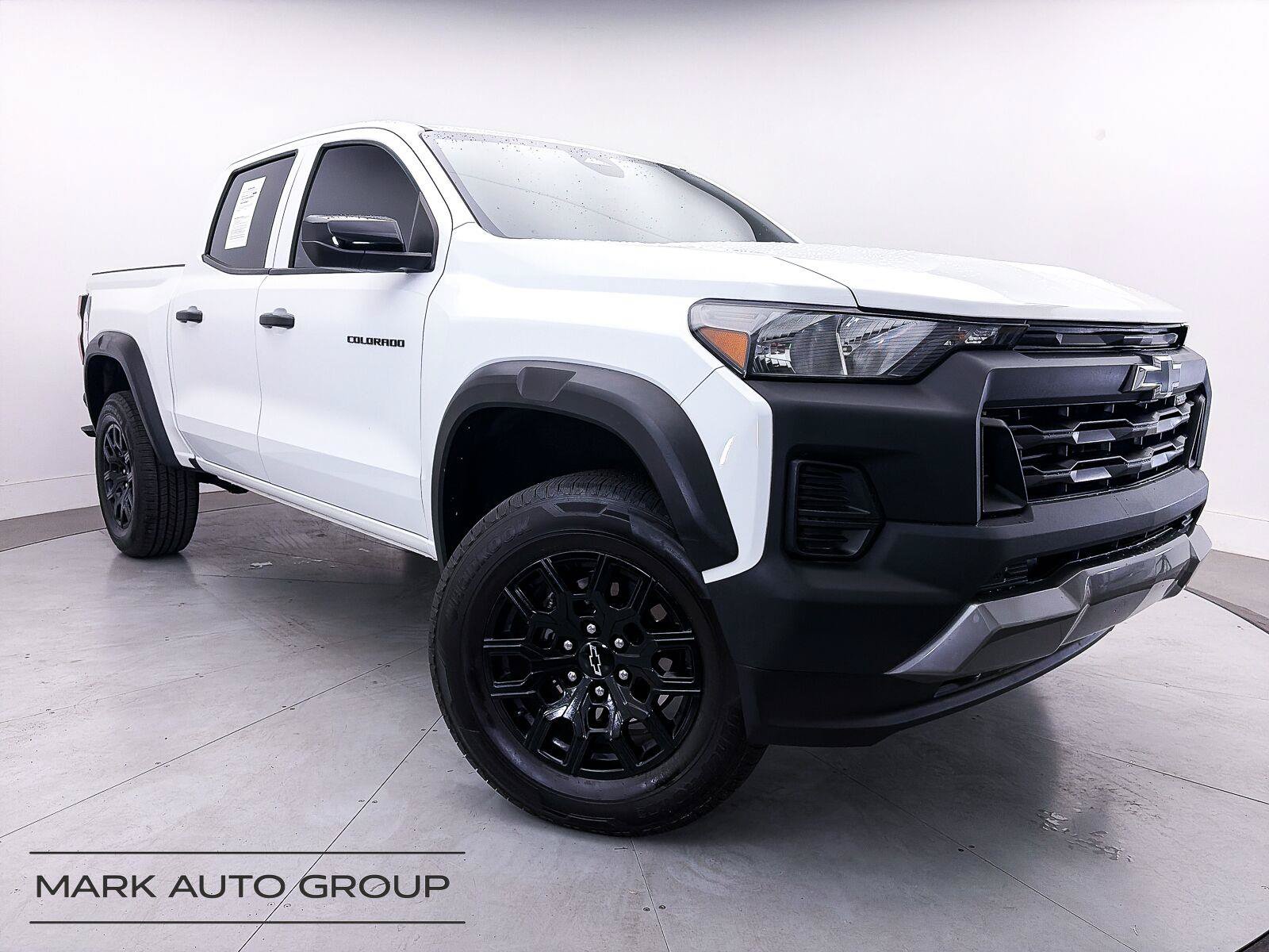 Used 2024 Chevrolet Colorado Trail Boss w/ Advanced Trailering Package AWD/4WD image 1