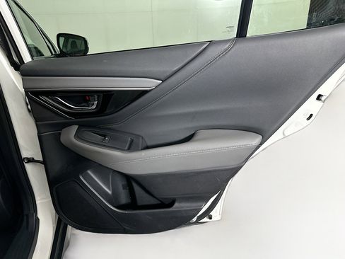 Used 2025 Subaru Outback Onyx Edition image 30