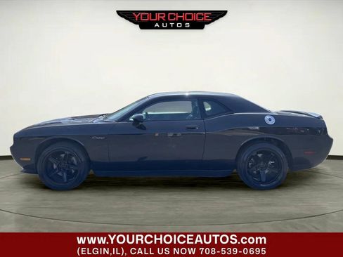 Used 2010 Dodge Challenger R/T RWD image 2